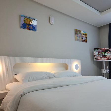 Daegu Star B&B Dsr Hotel Lily Guestroom Zewnętrze zdjęcie