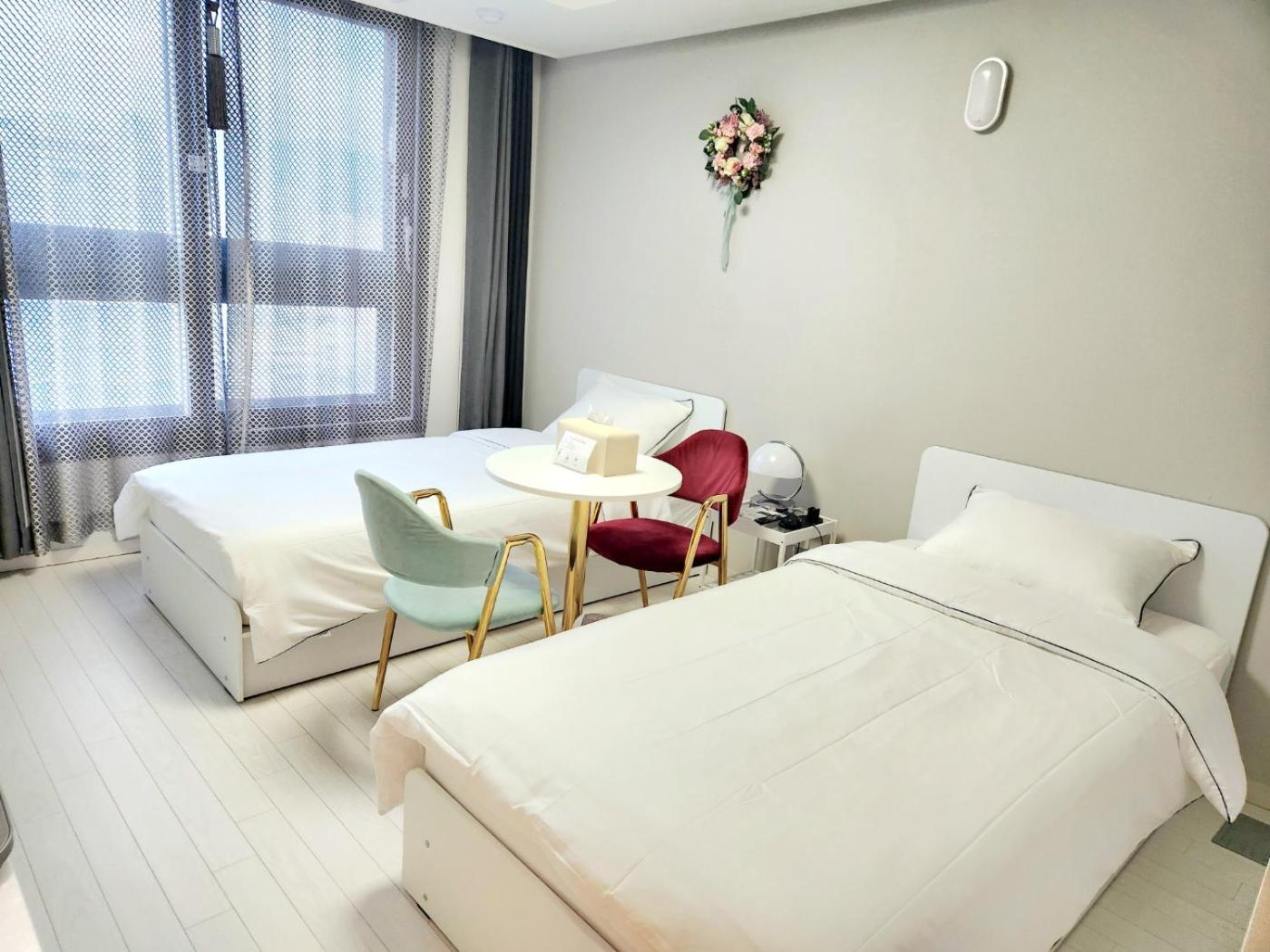Daegu Star B&B Dsr Hotel Lily Guestroom Zewnętrze zdjęcie