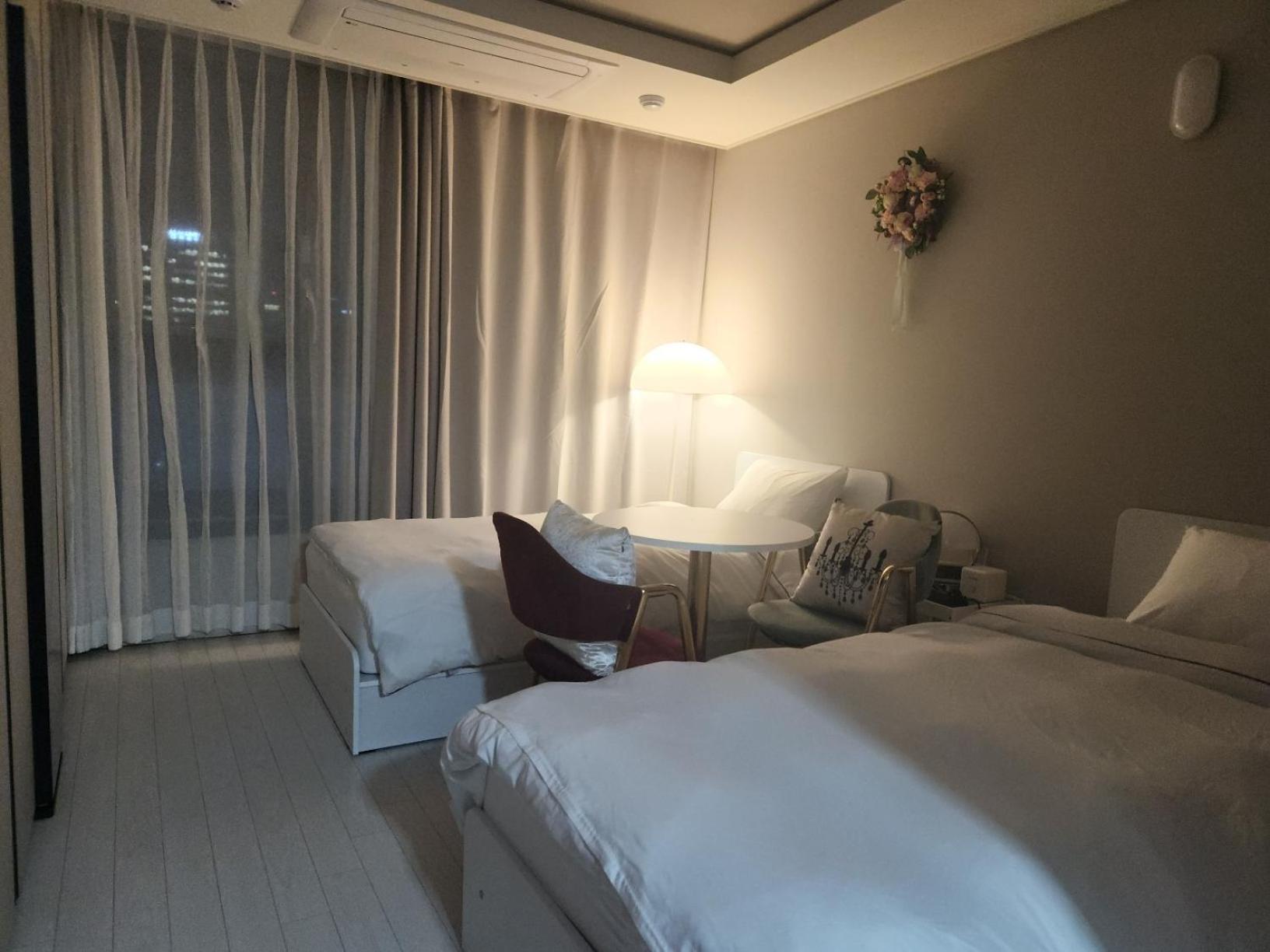 Daegu Star B&B Dsr Hotel Lily Guestroom Zewnętrze zdjęcie