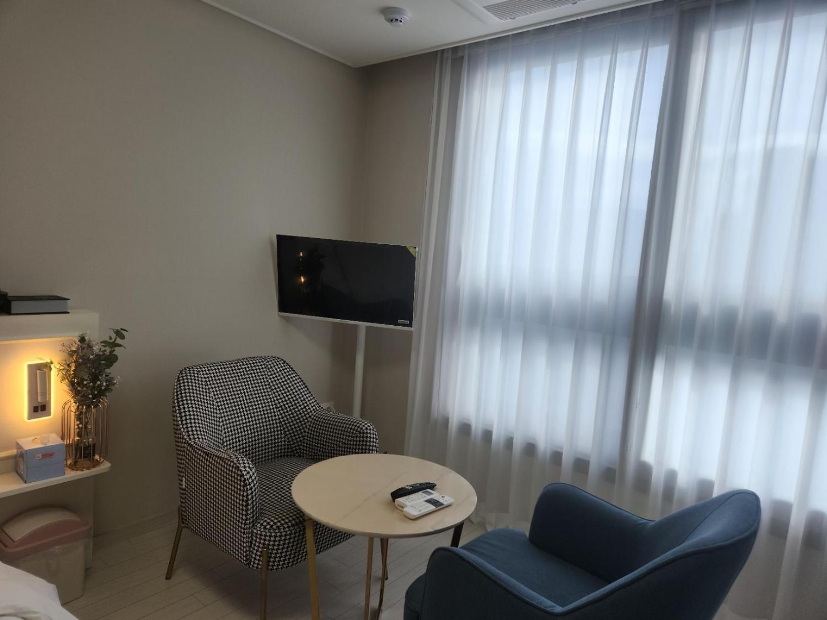 Daegu Star B&B Dsr Hotel Lily Guestroom Zewnętrze zdjęcie