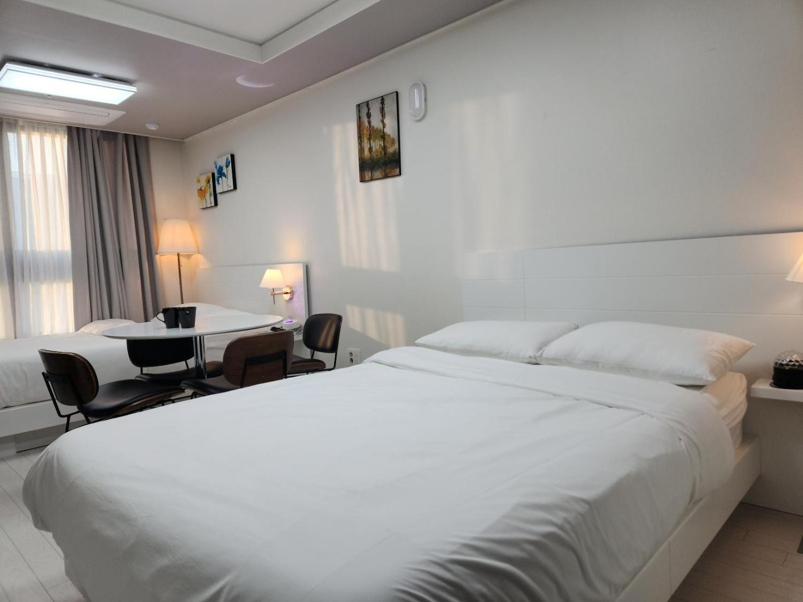 Daegu Star B&B Dsr Hotel Lily Guestroom Zewnętrze zdjęcie