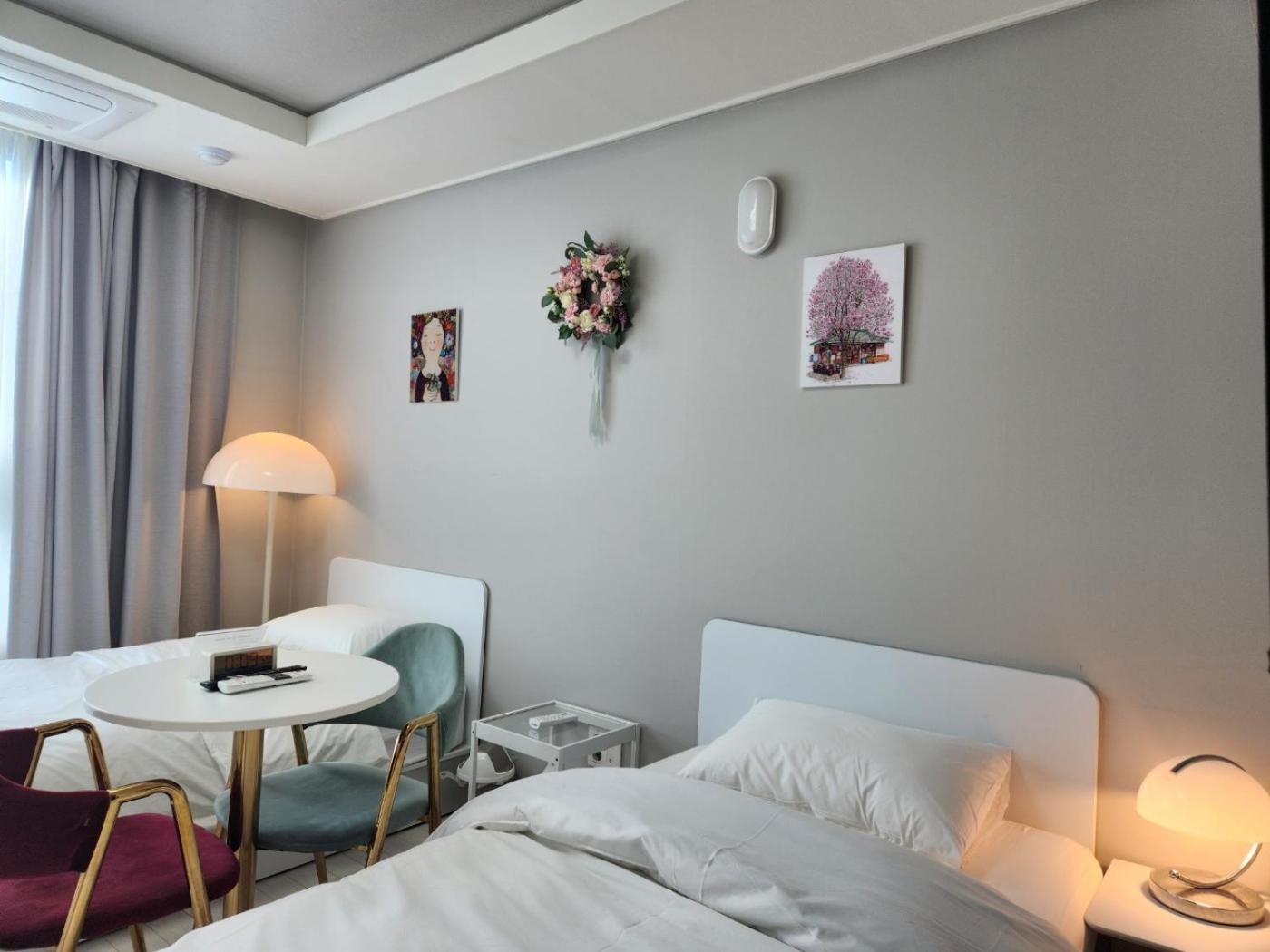 Daegu Star B&B Dsr Hotel Lily Guestroom Zewnętrze zdjęcie